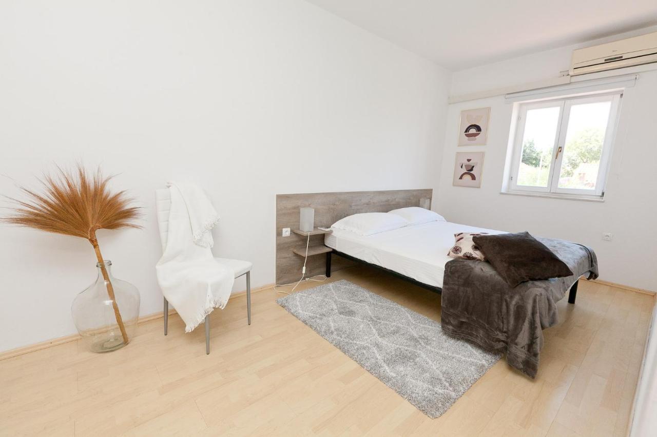 Ferienwohnung Kuca Za Odmor Toksini Zadar Exterior foto